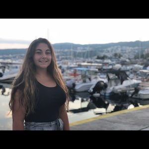 Meet your Posher, Nikoletta